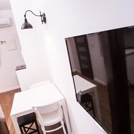 Mirror Apartments Krakow Bagian luar foto