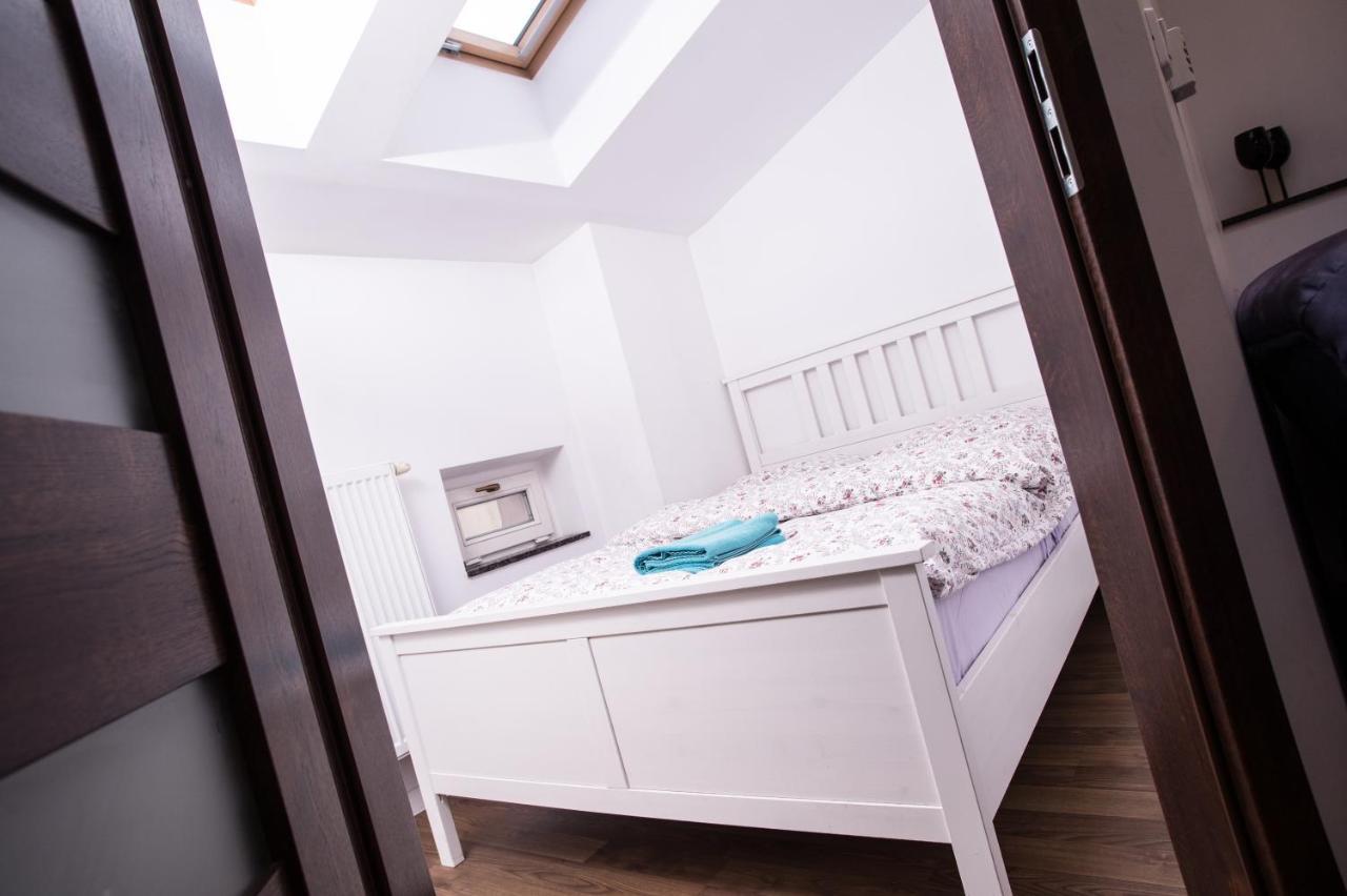 Mirror Apartments Krakow Bagian luar foto
