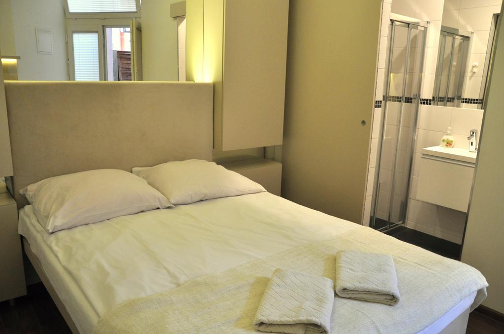 Mirror Apartments Krakow Bagian luar foto