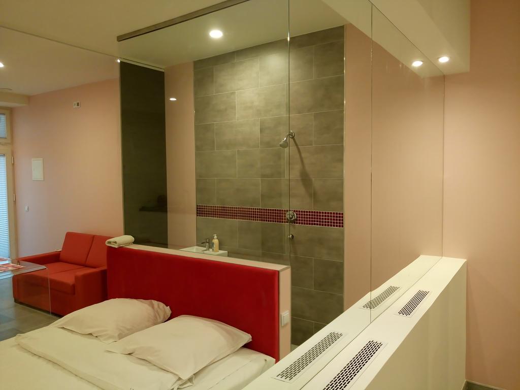 Mirror Apartments Krakow Bagian luar foto