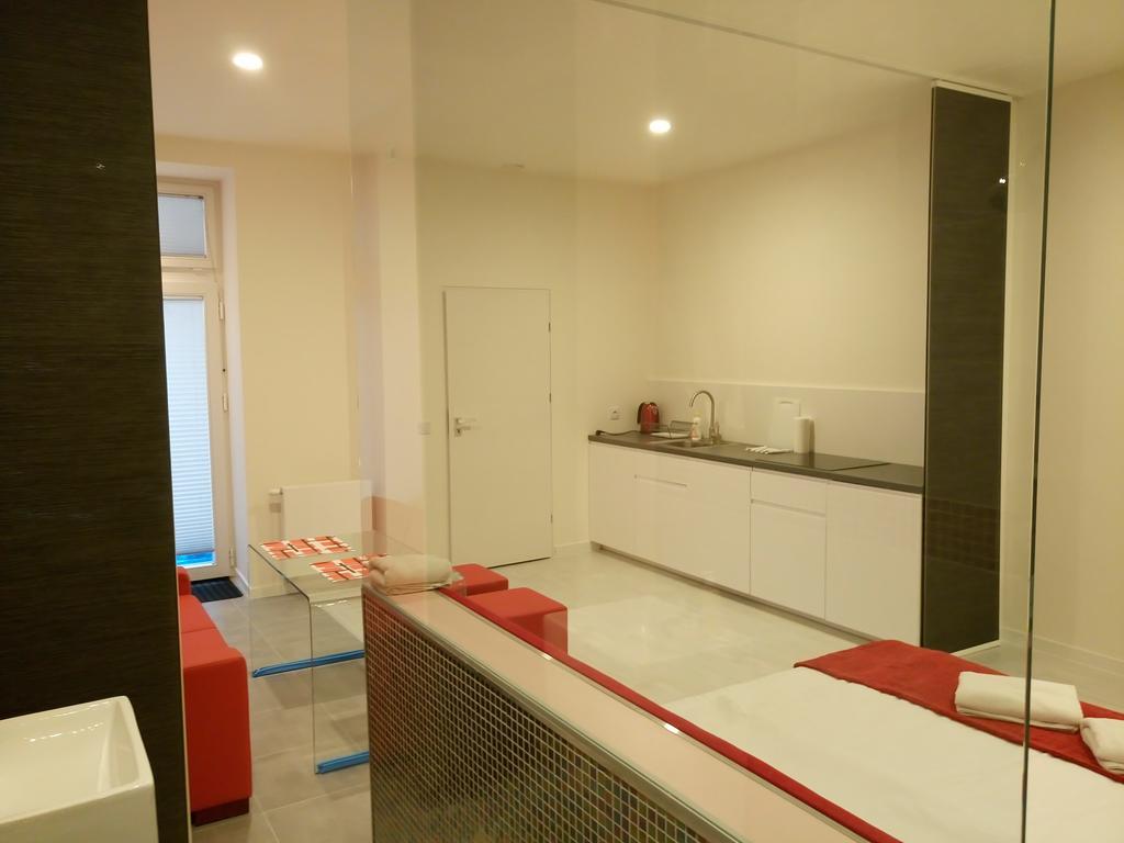 Mirror Apartments Krakow Bagian luar foto